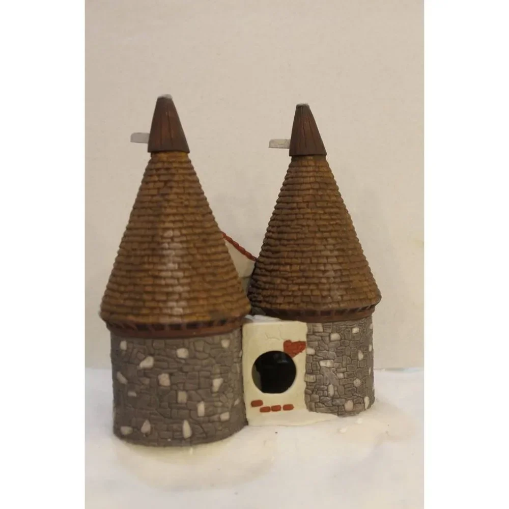 Dept 56 Dickens Village - Bishop Oast House   soi2023